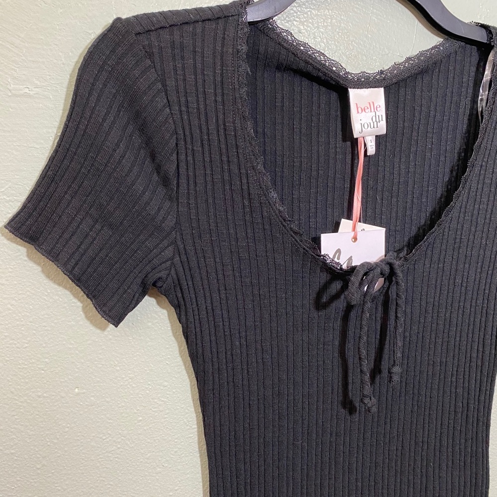 Keyhole Ribbed Tee - Picture 2 of 3